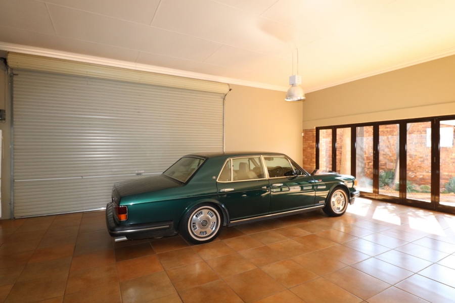 4 Bedroom Property for Sale in Wilkoppies North West